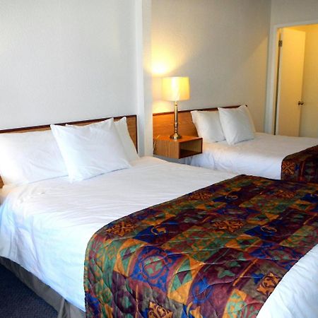 Mayfair Motel Виктория Экстерьер фото