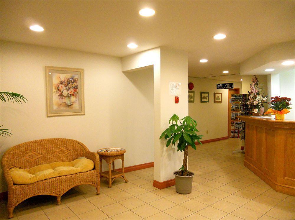Mayfair Motel Виктория Экстерьер фото