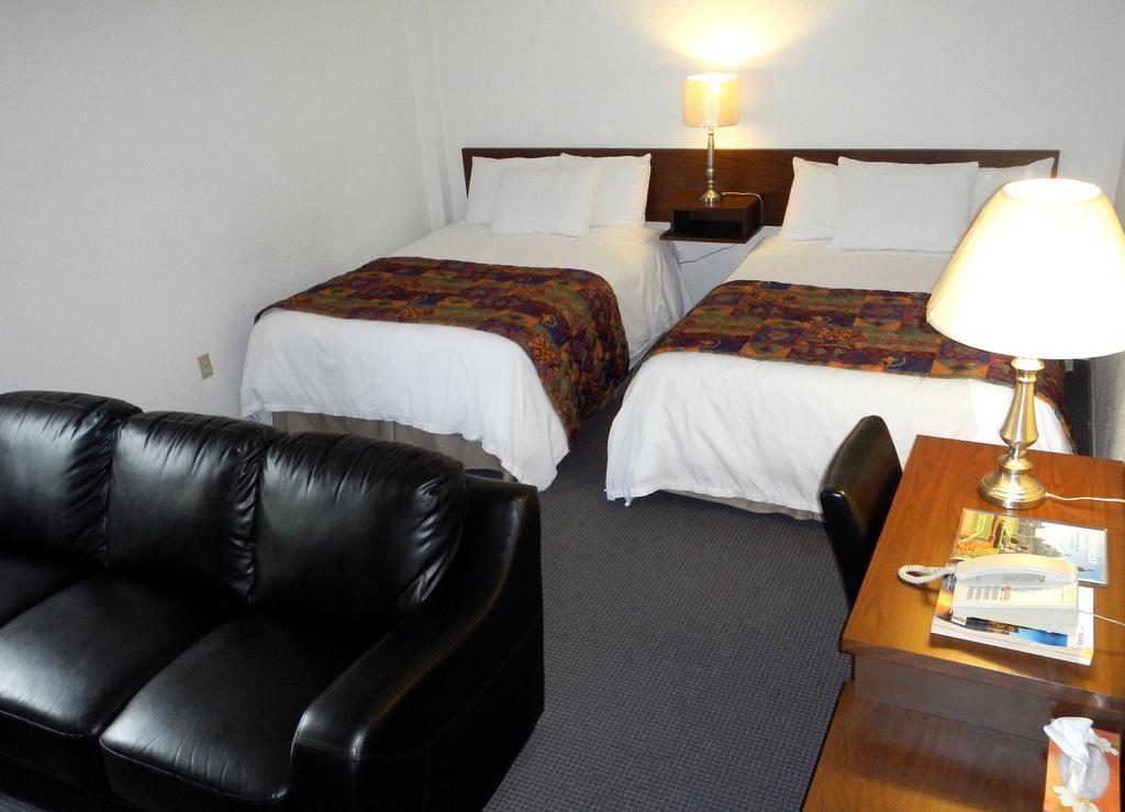 Mayfair Motel Виктория Экстерьер фото