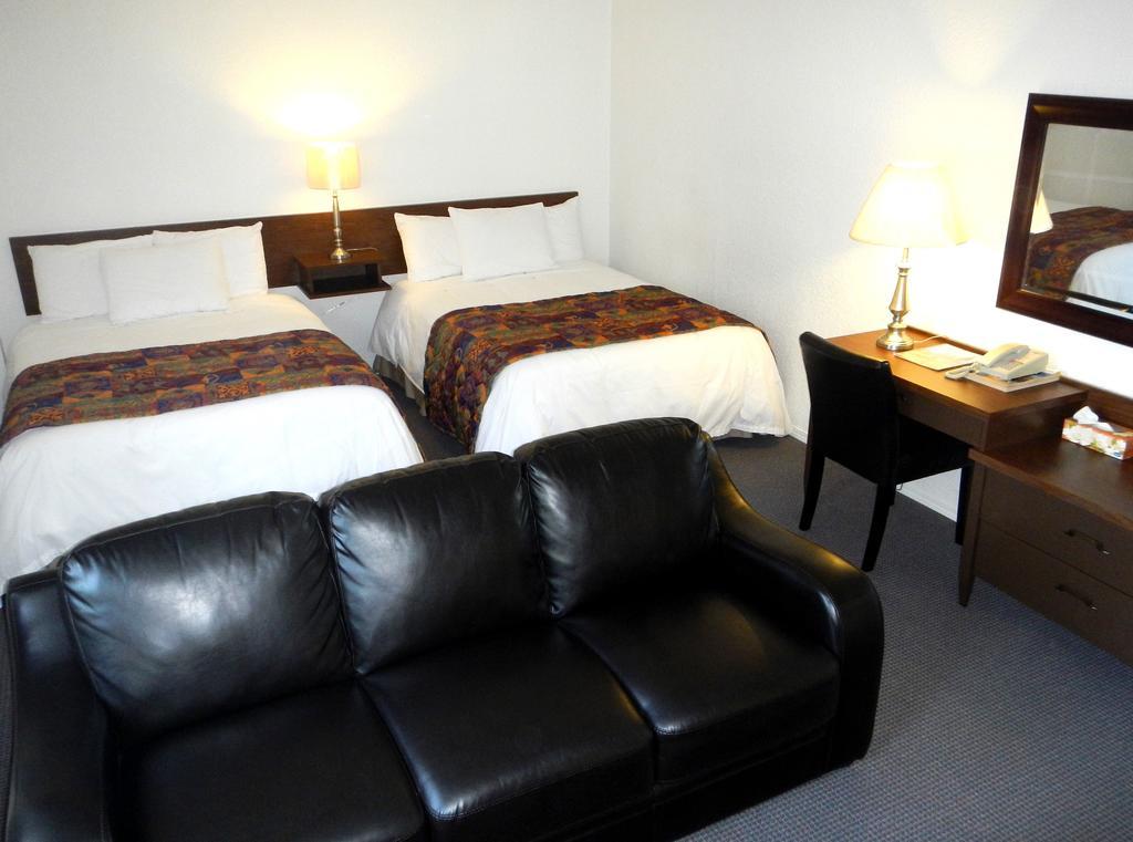 Mayfair Motel Виктория Экстерьер фото
