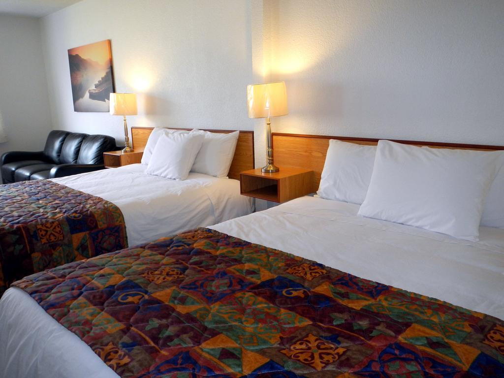 Mayfair Motel Виктория Экстерьер фото