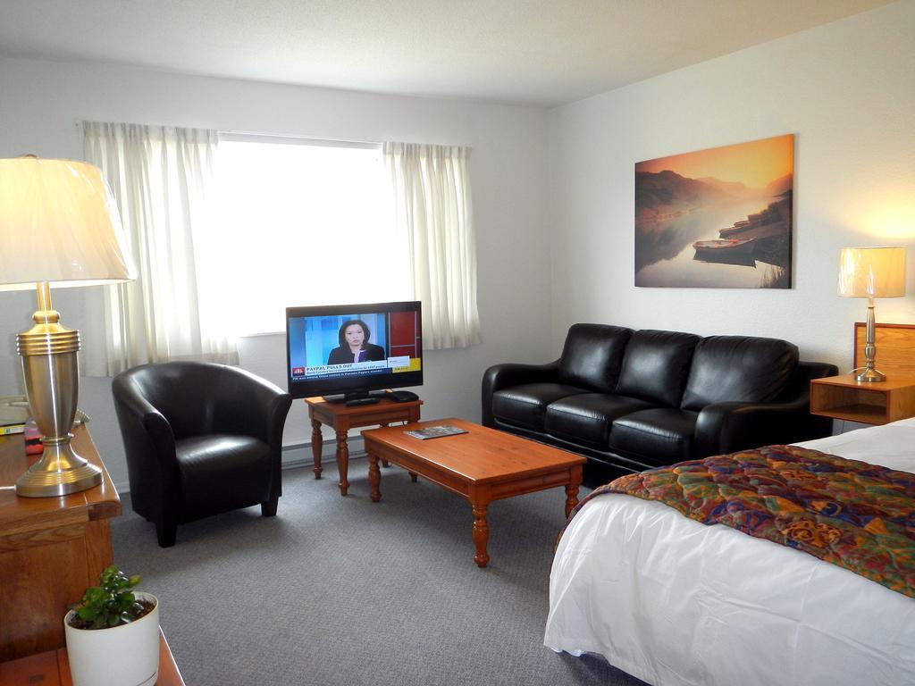 Mayfair Motel Виктория Экстерьер фото