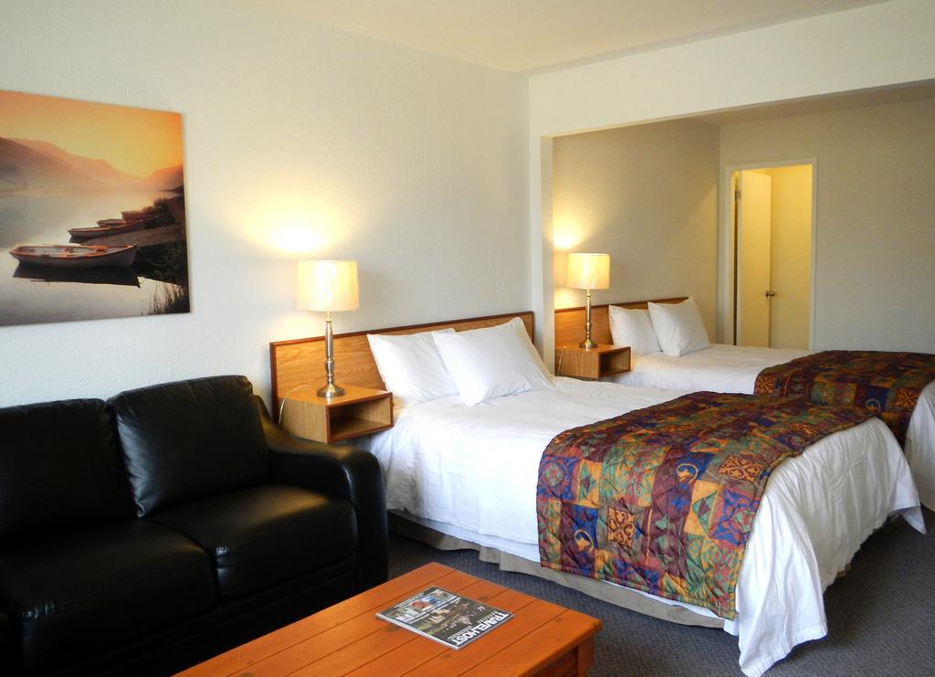 Mayfair Motel Виктория Экстерьер фото