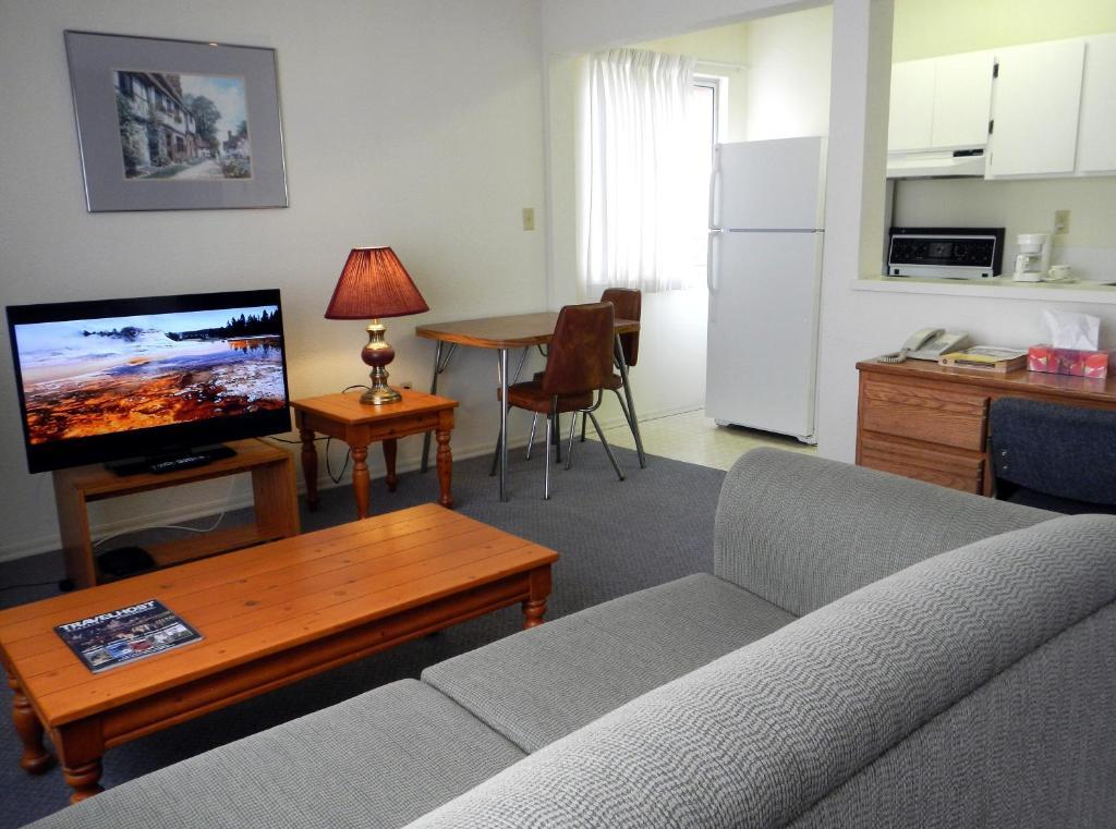 Mayfair Motel Виктория Экстерьер фото