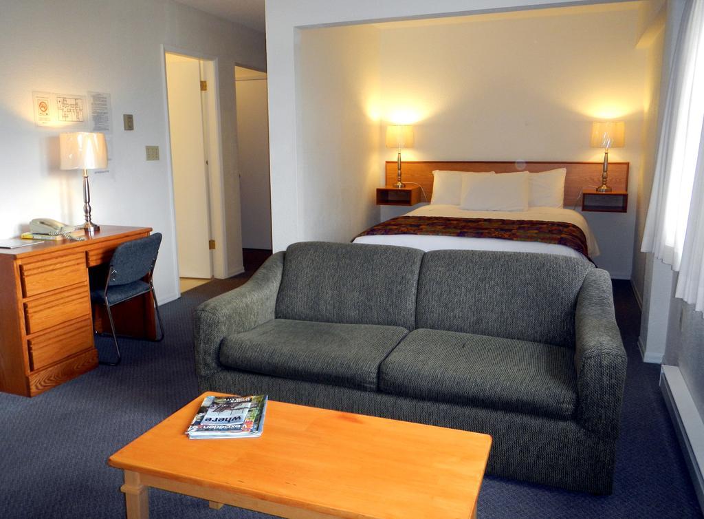 Mayfair Motel Виктория Экстерьер фото