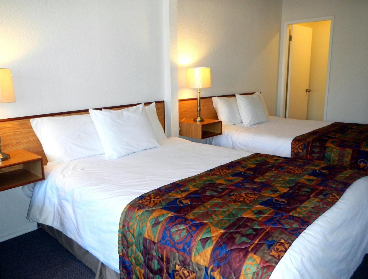 Mayfair Motel Виктория Экстерьер фото