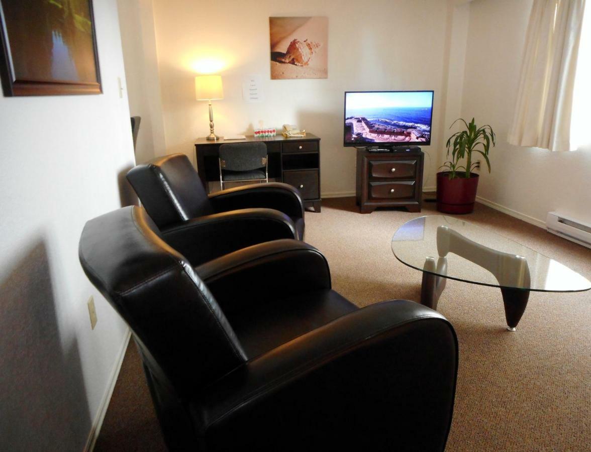 Mayfair Motel Виктория Экстерьер фото
