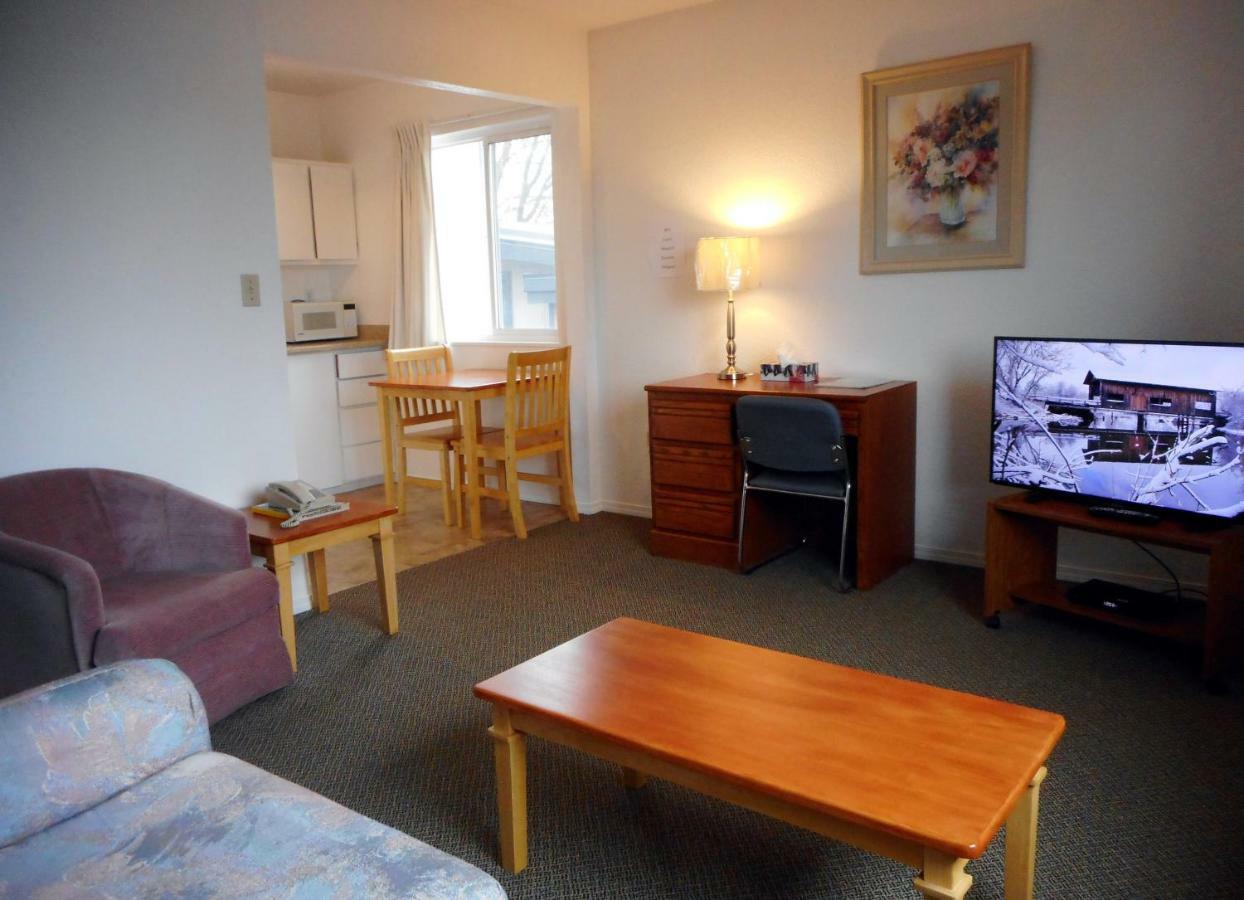 Mayfair Motel Виктория Экстерьер фото