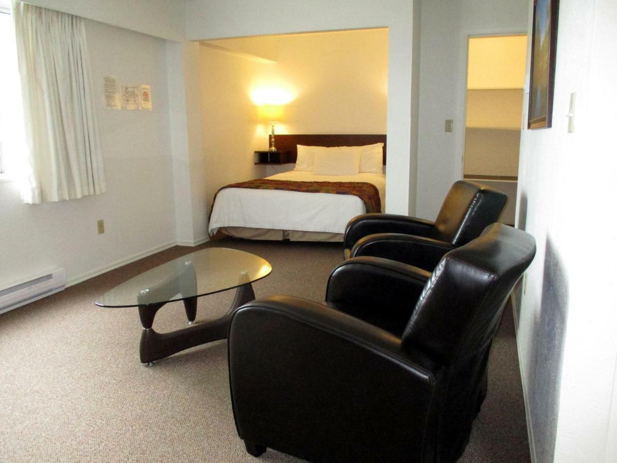 Mayfair Motel Виктория Экстерьер фото